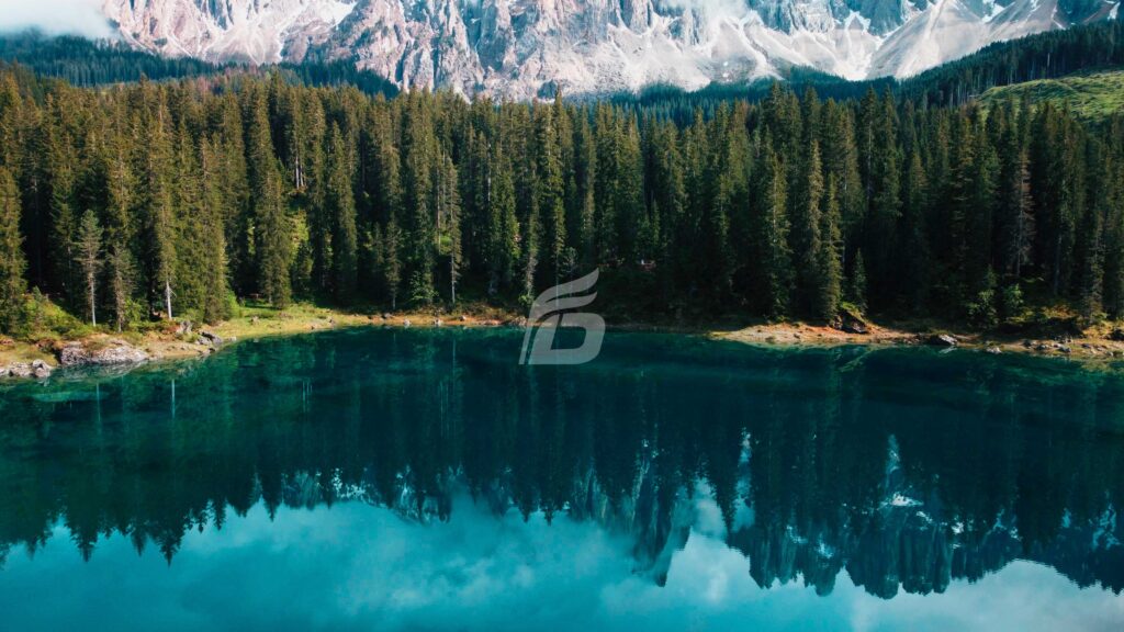 lago di carezza dolomitas